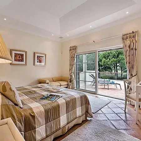 Sleeps 10 Pool Air Con T479886