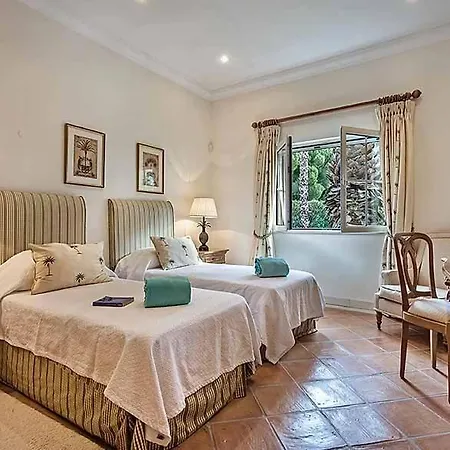 Sleeps 10 Pool Air Con T479886 Quinta do Lago